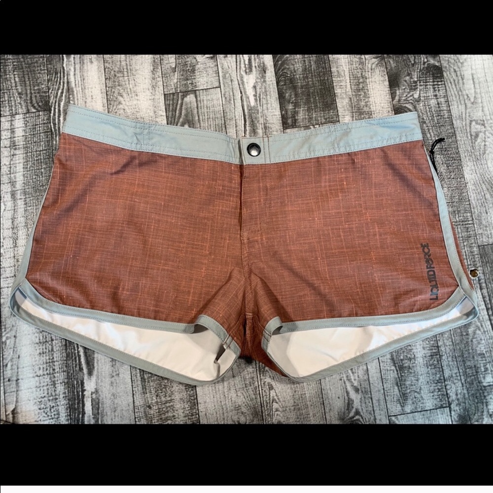 Liquid force shorts
